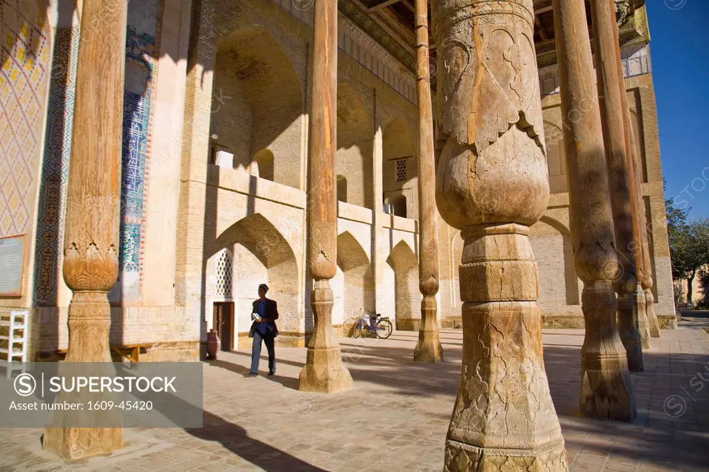 Uzbekistan, Bukhara, Bolo Gauz Mosque _ the Emirs official place of worship