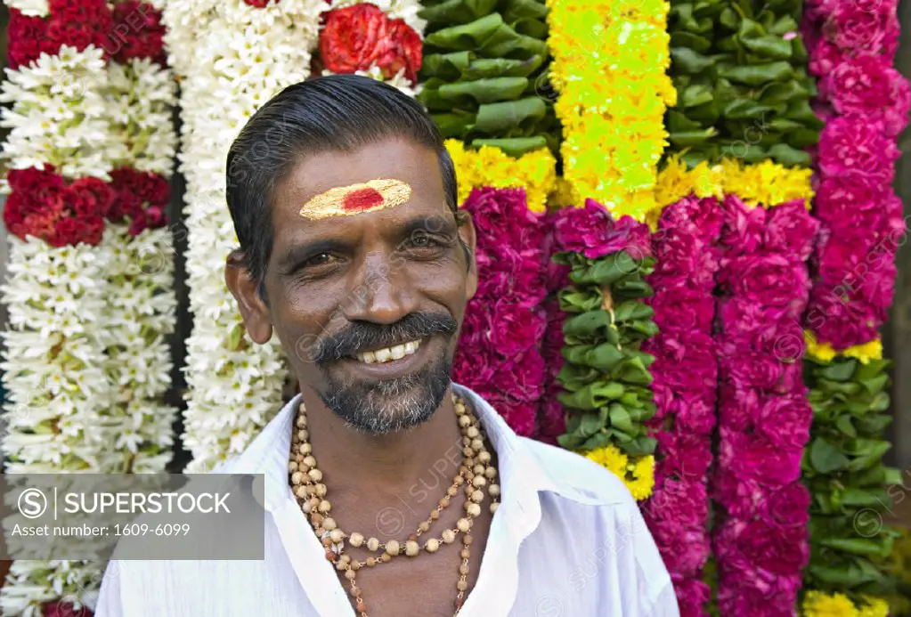 Puja Boy, Kapaleeshwarar Temple, Chennai (Madras), Tamil Nadu, India