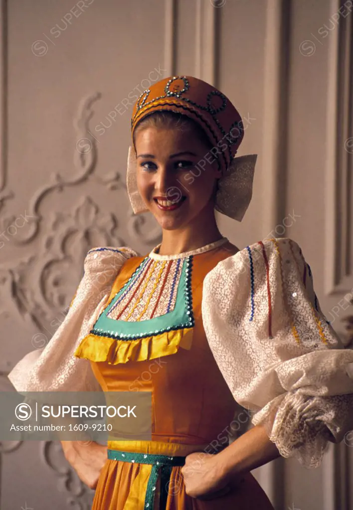 Folk Dancer, St. Petersburg, Russia
