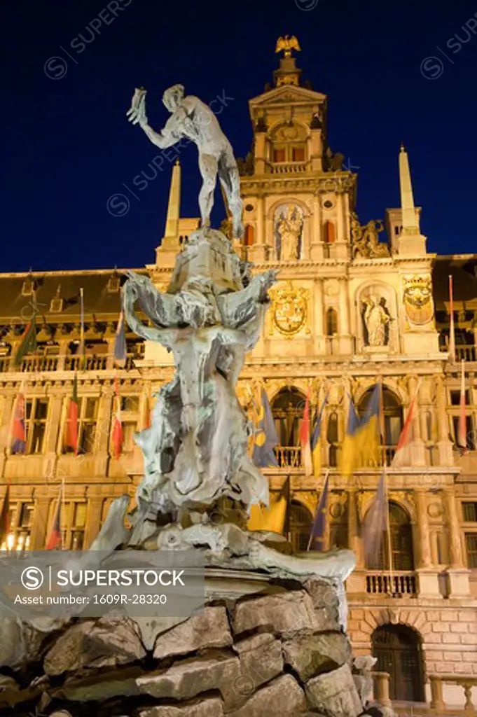 Brabo Fountain and Town hall (1564), Grote Markt, Antwerp, Belgium