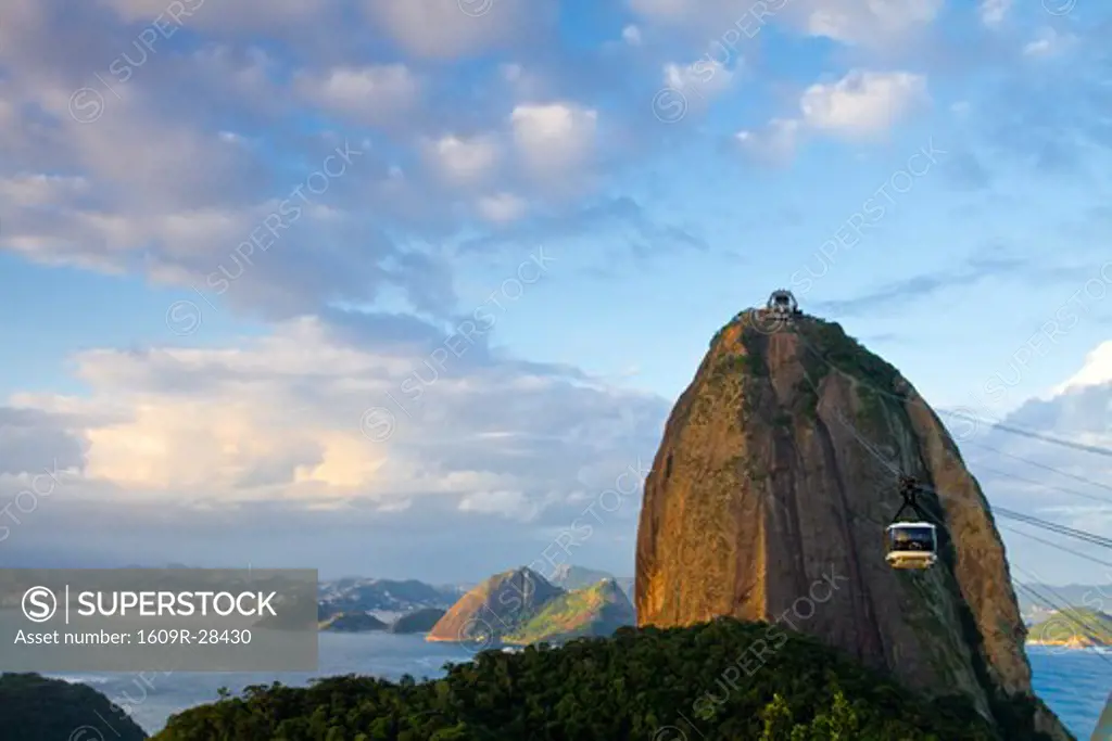 Brazil, Rio De Janeiro,Urca, Cable car at Sugar Loaf