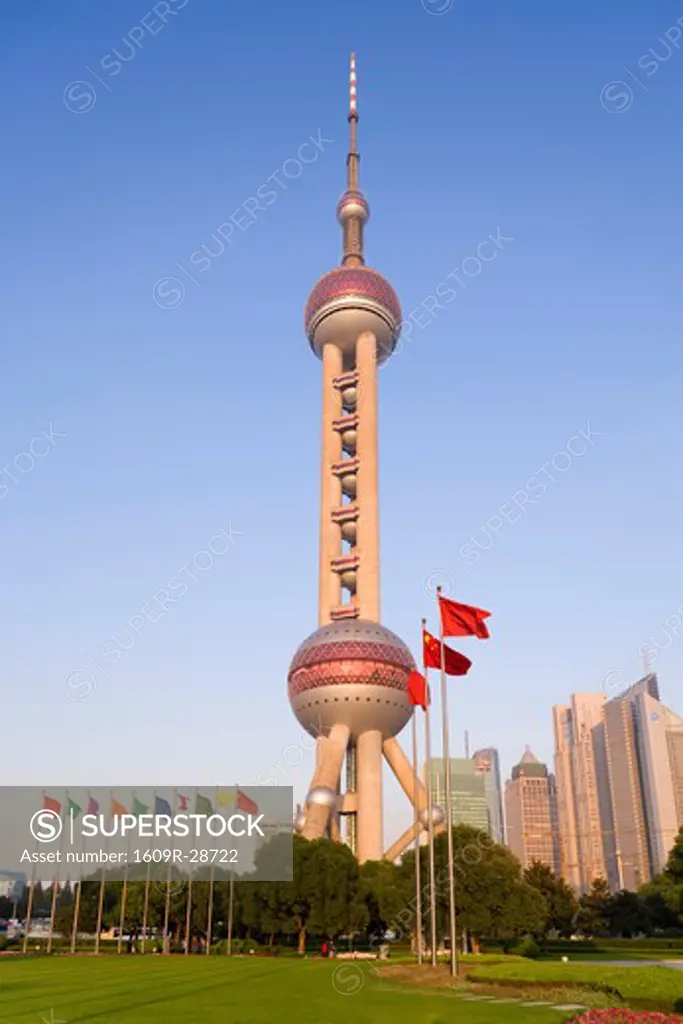 China, Shanghai, Pudong, Lujiazui financial district, Oriental Pearl Tower