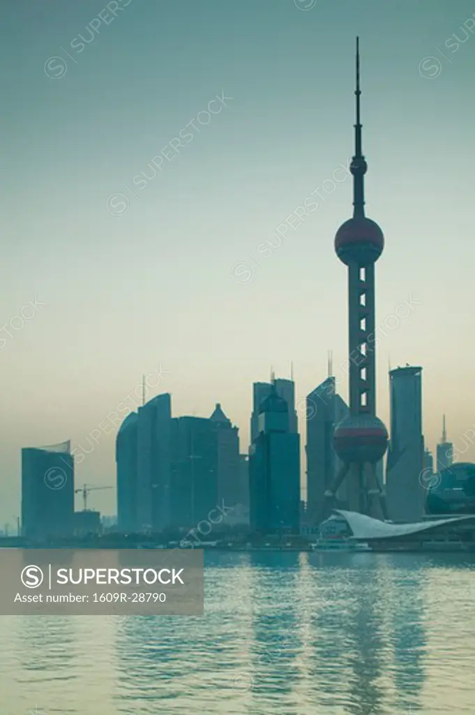 China, Shanghai, Pudong District, Oriental Pearl Tower and Huangpu River