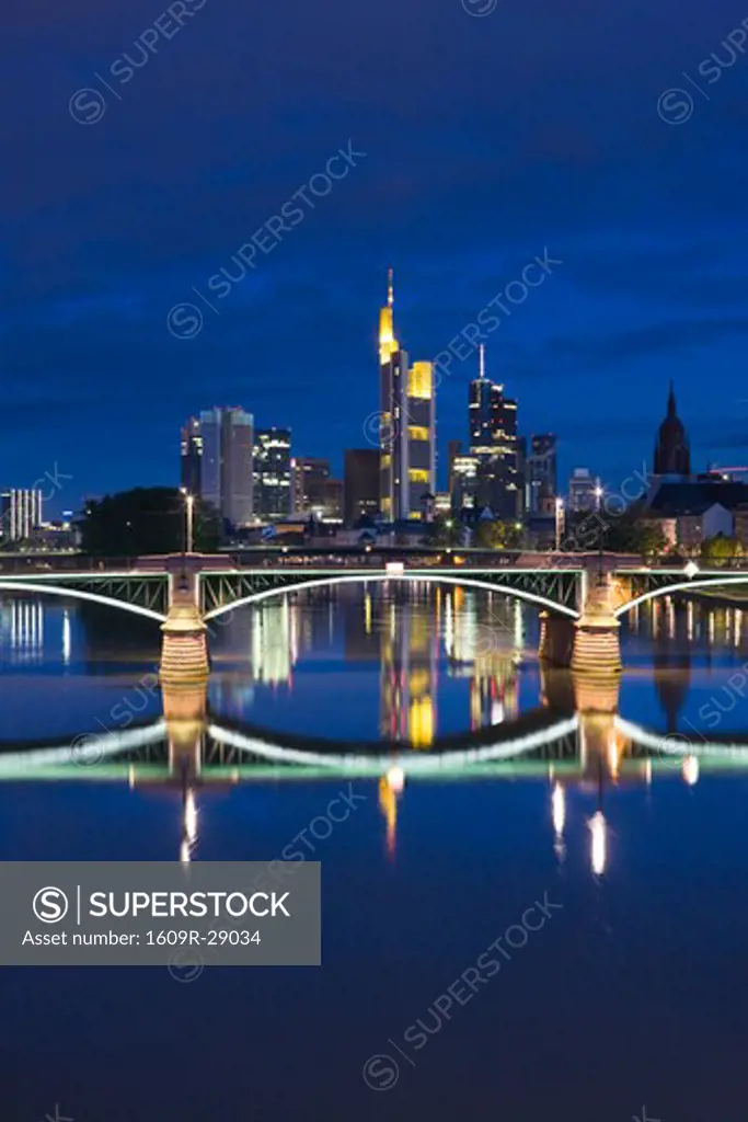 Germany, Hessen, Frankfurt-am-Main, Skyline from Main River and Ignatz Bubis Brucke bridge