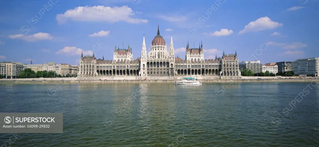 Parliament Building & River Danube, Budapest, Hungary, Europe