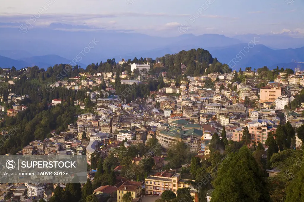 India, West Bengal, Darjeeling, View of City center