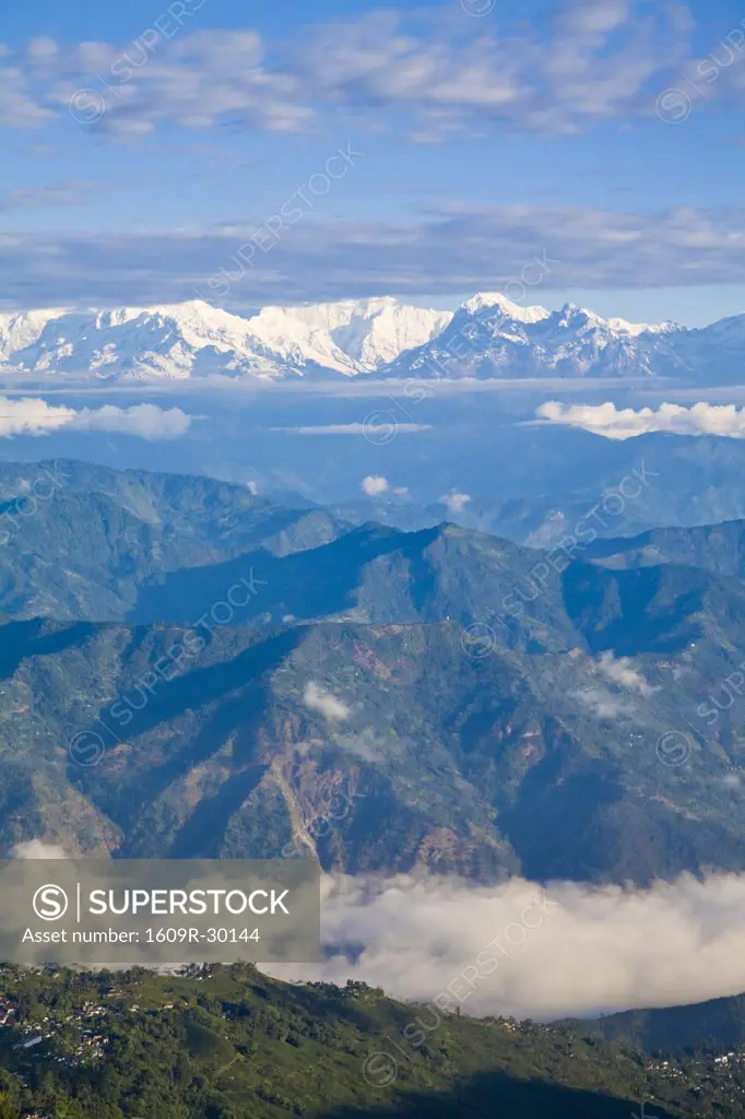 India, West Bengal, Darjeeling, Observation Hill, Bhanu Bhakta Sarini, View of Kanchenjunga,  Kangchendzonga and Sikkim