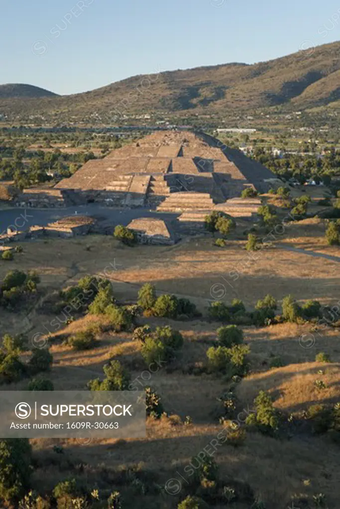 Pyramid of the Moon (Piramide de la Luna), Aztec site of Teohuatican, Mexico