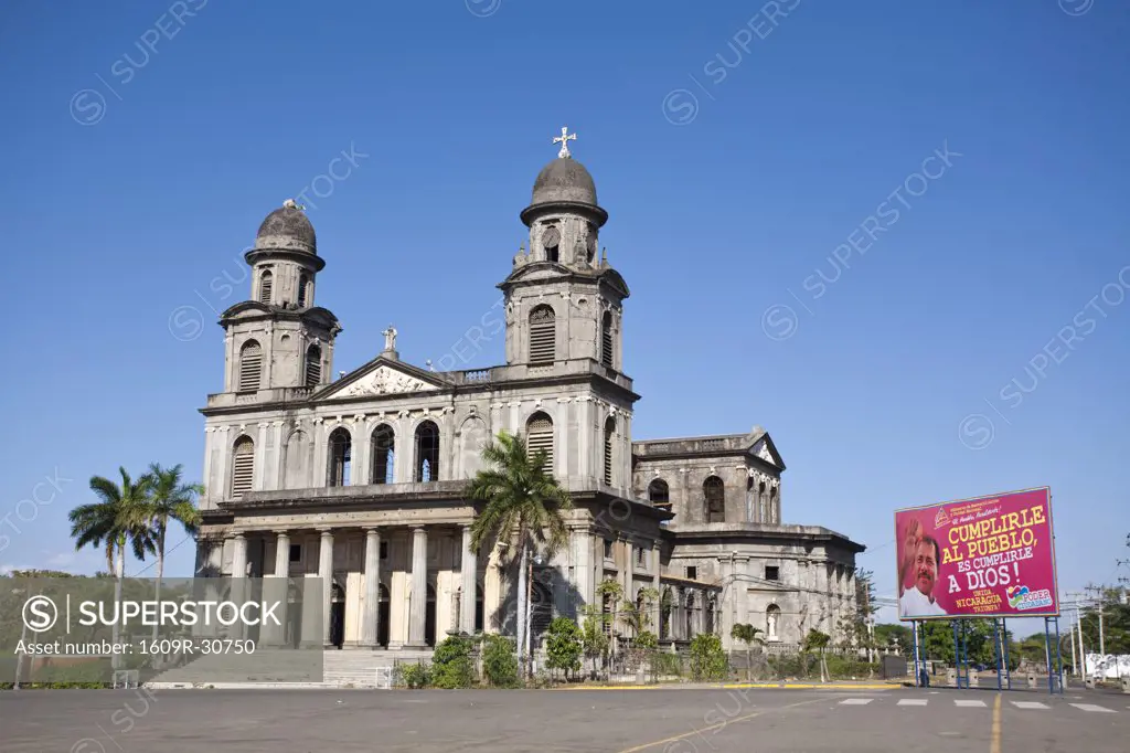 Nicaragua, Managua, Zona Monumental, Plaza de la Republica, Derelict Old Cathedral shattered by the 1972 earthquake
