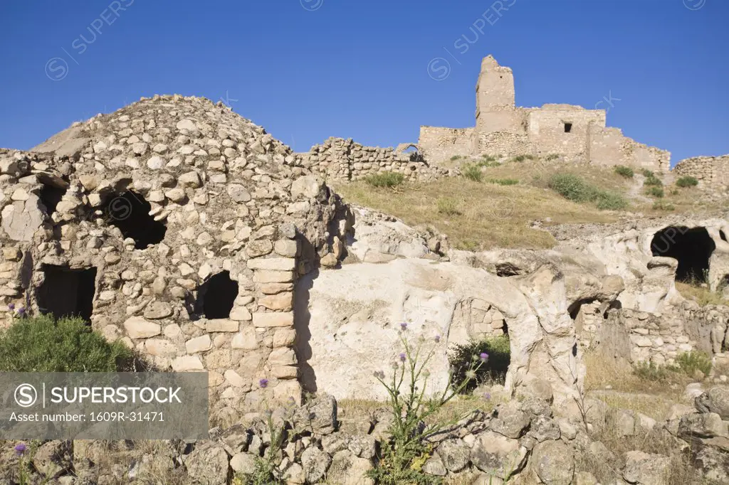 Turkey, Eastern Turkey, Hasankeyf, View from the  Kale - Fortress, Artukid Ruins, Mosque