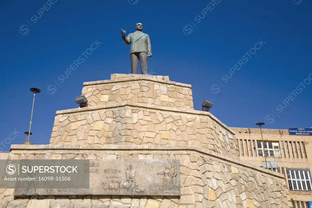 Turkey, Eastern Turkey, Mardin, Museum, Republic square, Statue of Ataturk