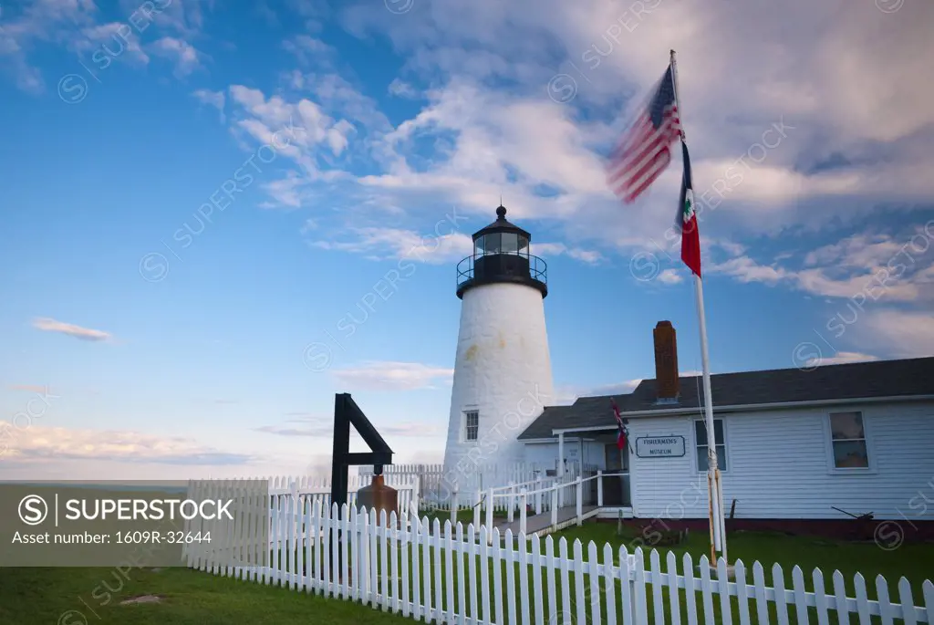 USA, Maine, Pemaquid Peninsular, Pemaquid Point Lighthouse