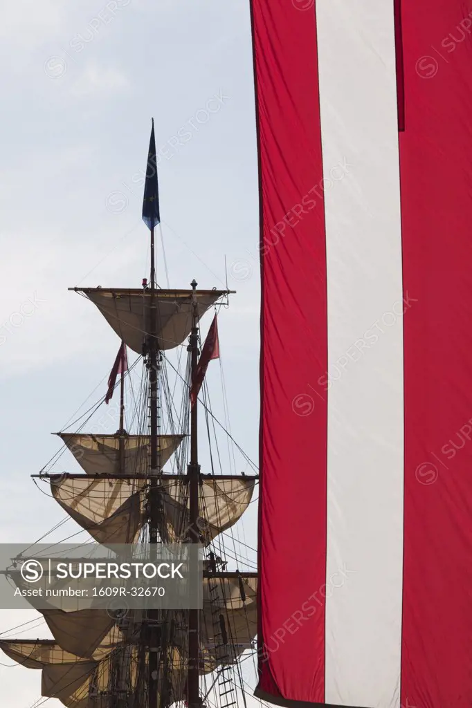 USA,Massachusetts, Boston, Rowe's Wharf, Sail Boston Tall Ships Festival, Dutch barque Europa and US flag