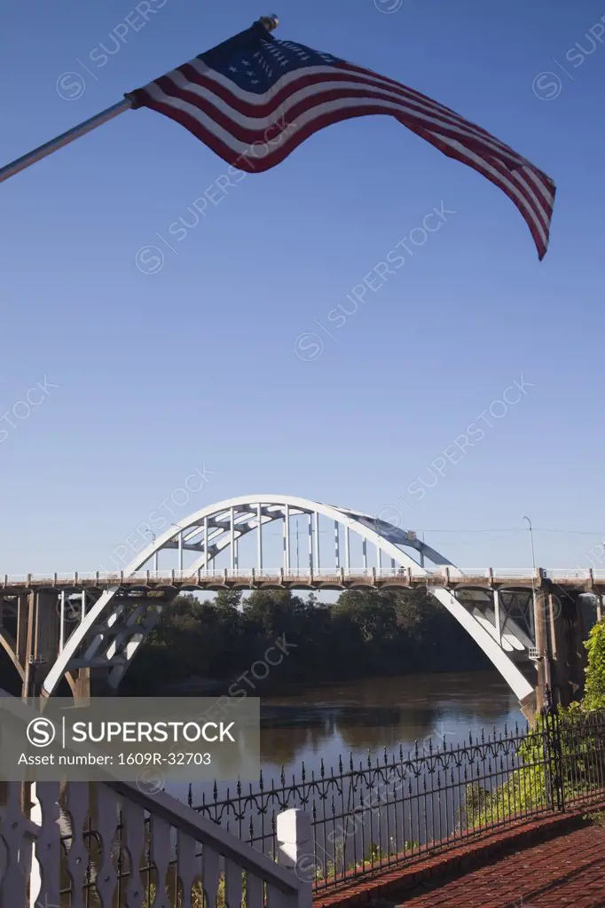 USA, Alabama, Selma, Edmund Pettus Bridge, site of the beginning of the Selma March during the African-American Civil Rights struggle