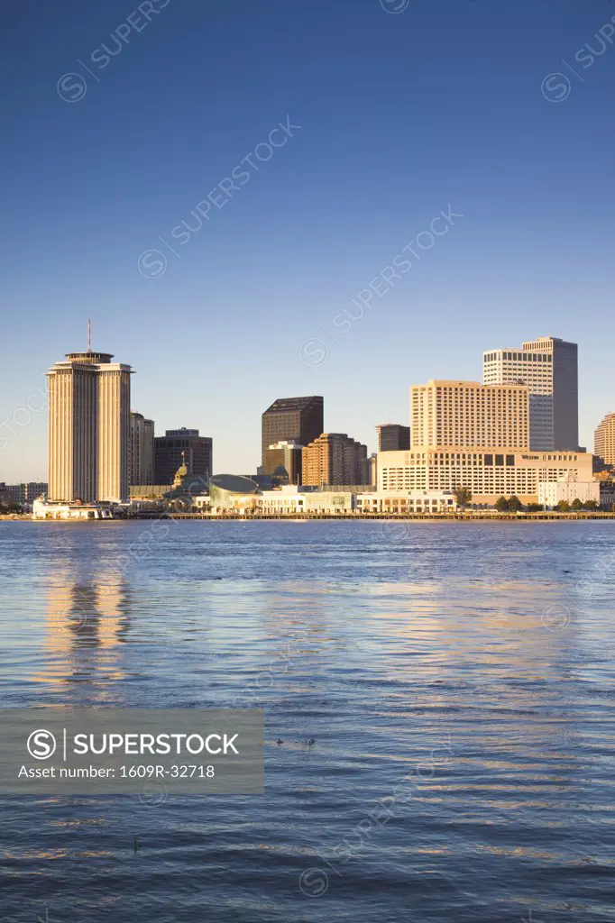 USA, Louisiana, New Orleans, skyline and the Mississippi River from Algiers, morning