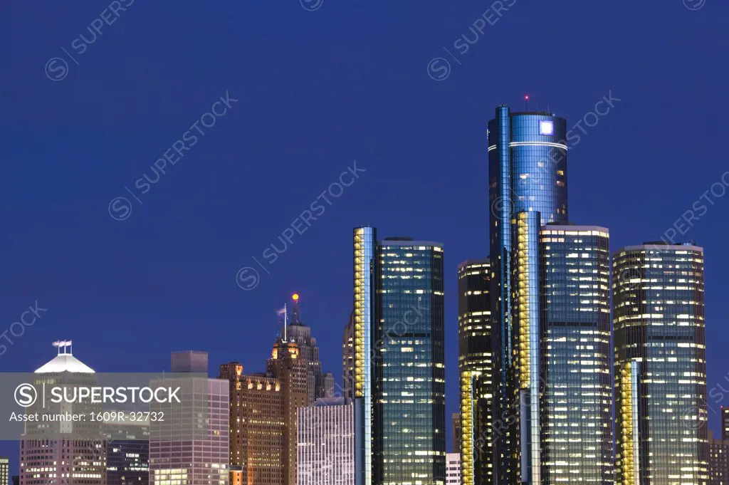 USA, Michigan, Detroit, City Skyline & Renaissance Center and General Motors World Headquarters along Detroit River from Windsor Ontario, Canada