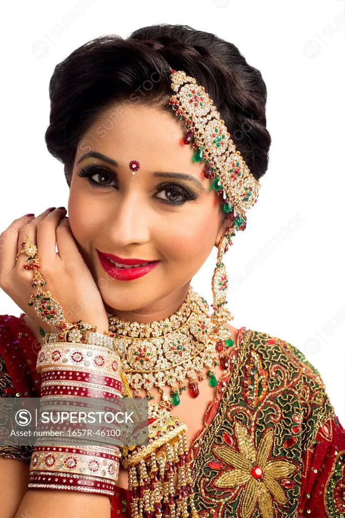 Portrait of an Indian bride in traditional wedding dress
