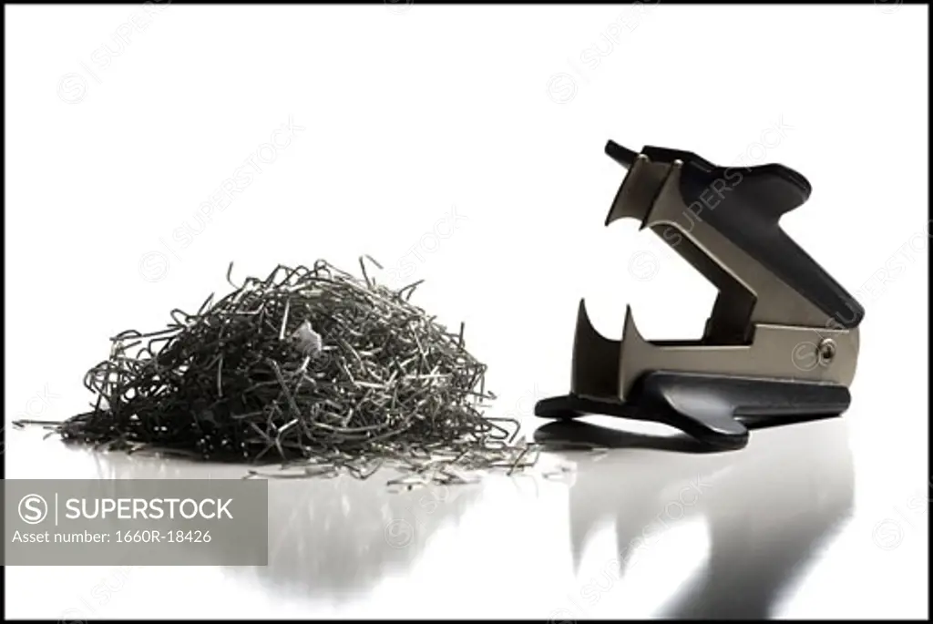 Staple remover with pile of staples