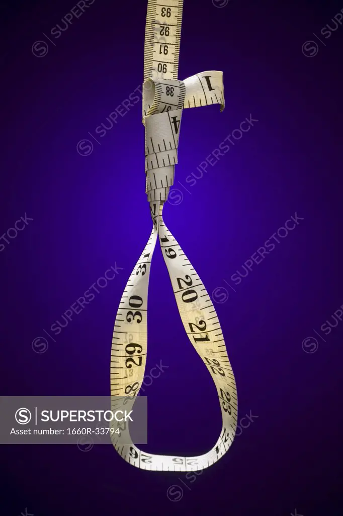 Tape measure forming noose