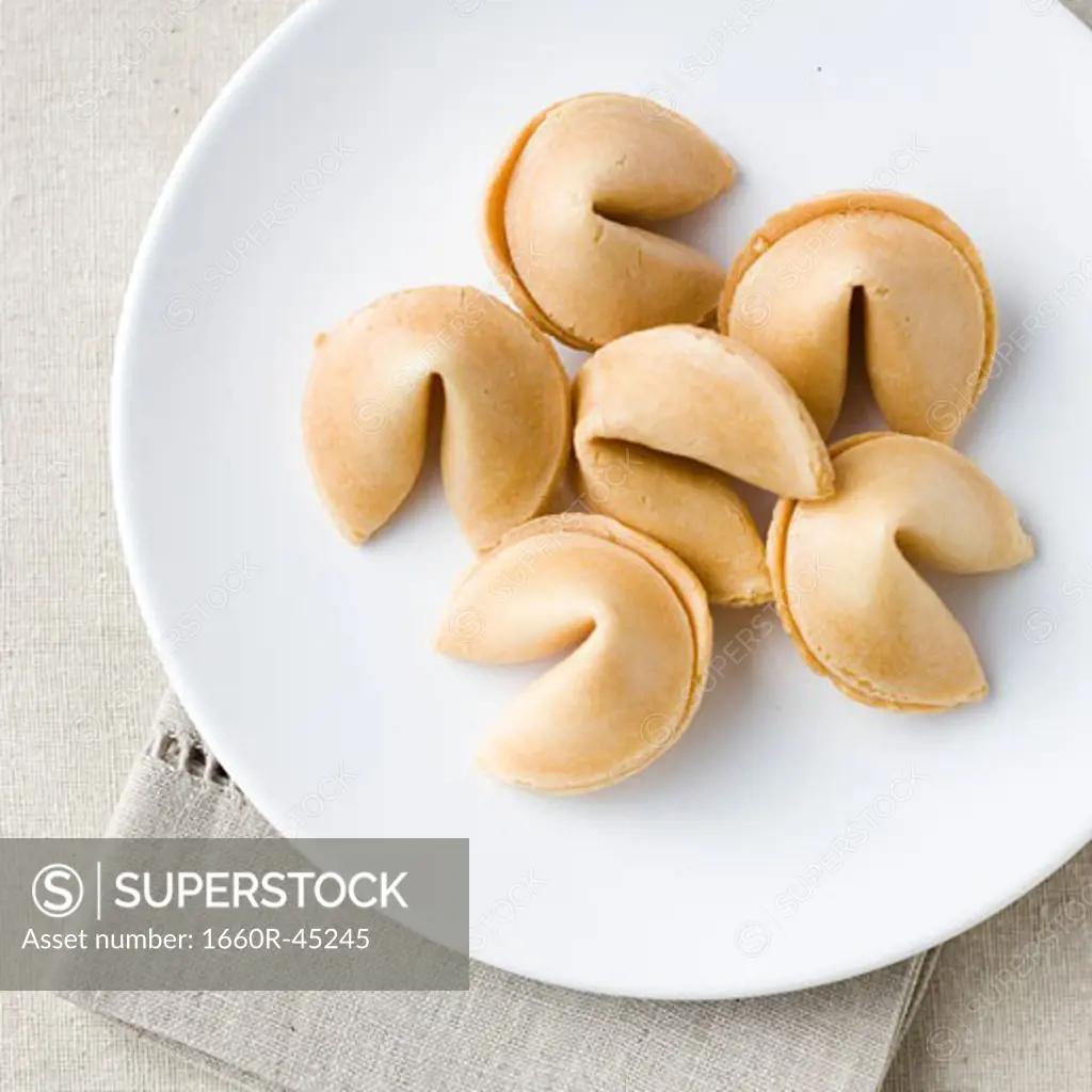 plate of fortune cookies