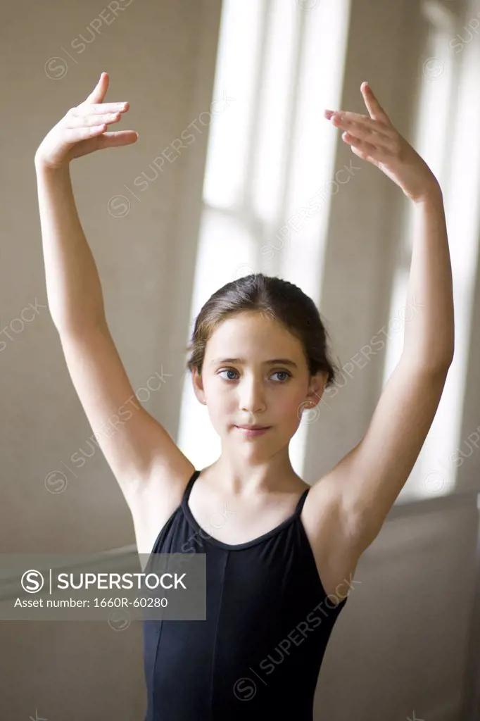Springville, Utah, USA, Ballet dancer (12-13) exercising