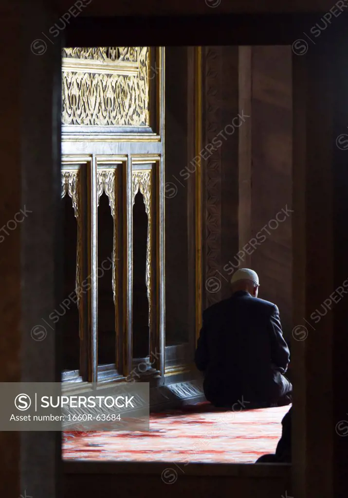 Turkey, Blue Mosque, Muslim man praying