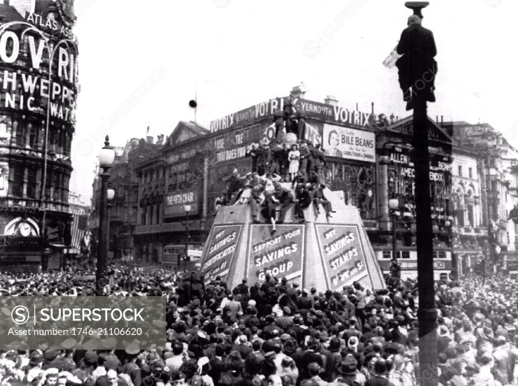 World War Two V-E-Day celebrations at Piccadilly Circus in London 1945