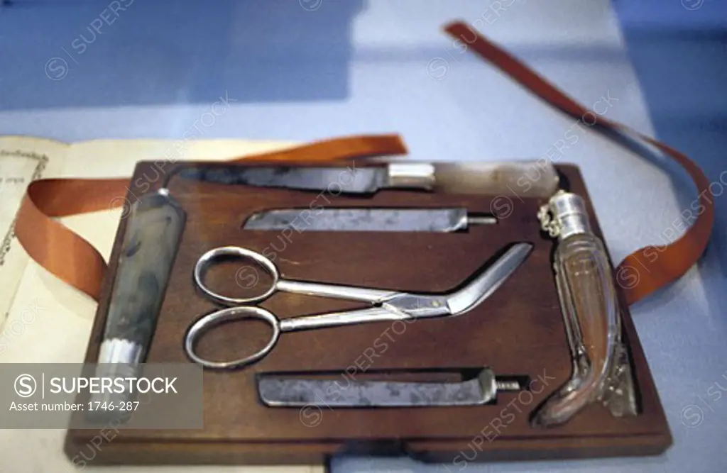 Circumcision set, Dutch, 1827