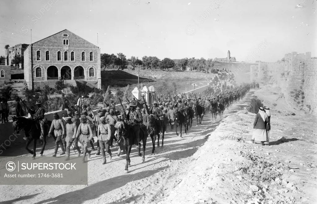 World War I1914-1918, Palestine Front: German officers leading column of 600 prisoners of the Ottoman/German army captured near Jericho, 15 July 1918.  Egyptian Expeditionary Force Turkish British Australian Allenby