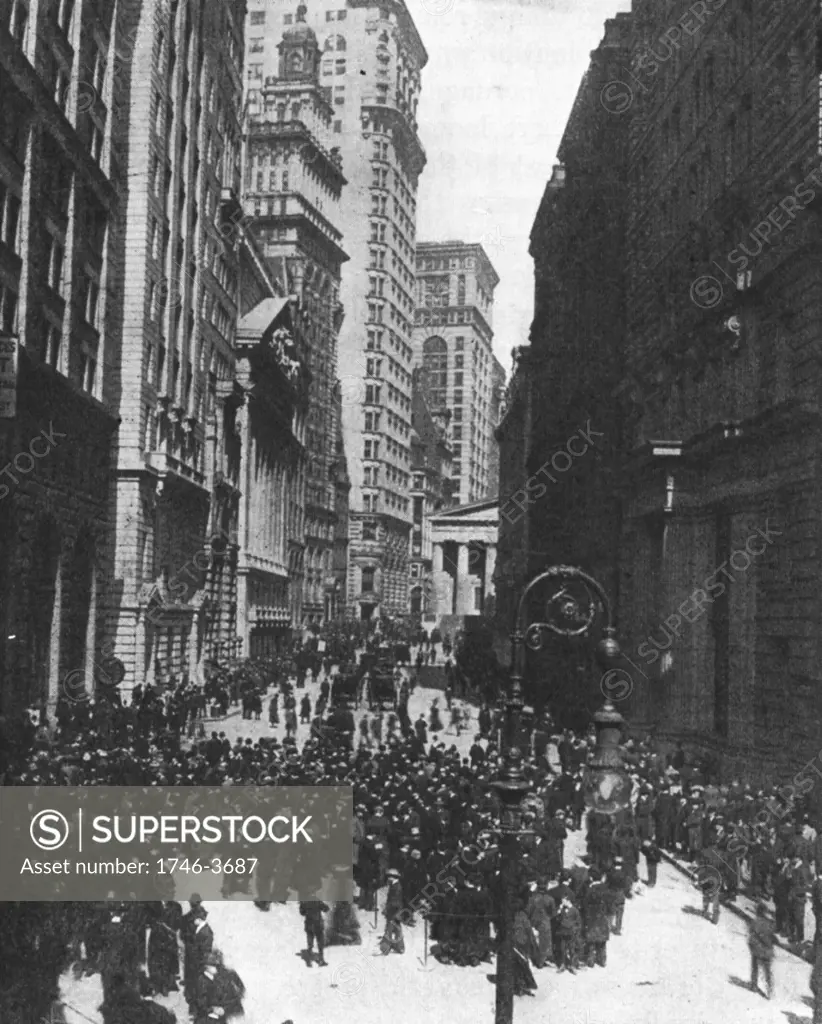 Crowds outside the Stock Exchange, New York, after the Wall Street Crash, October 1929.  Stock Market