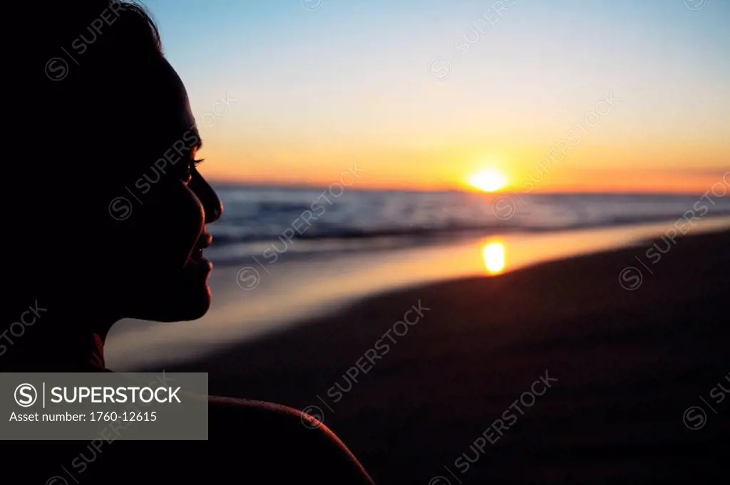 Hawaii, Oahu, Silhouette of a female at sunset