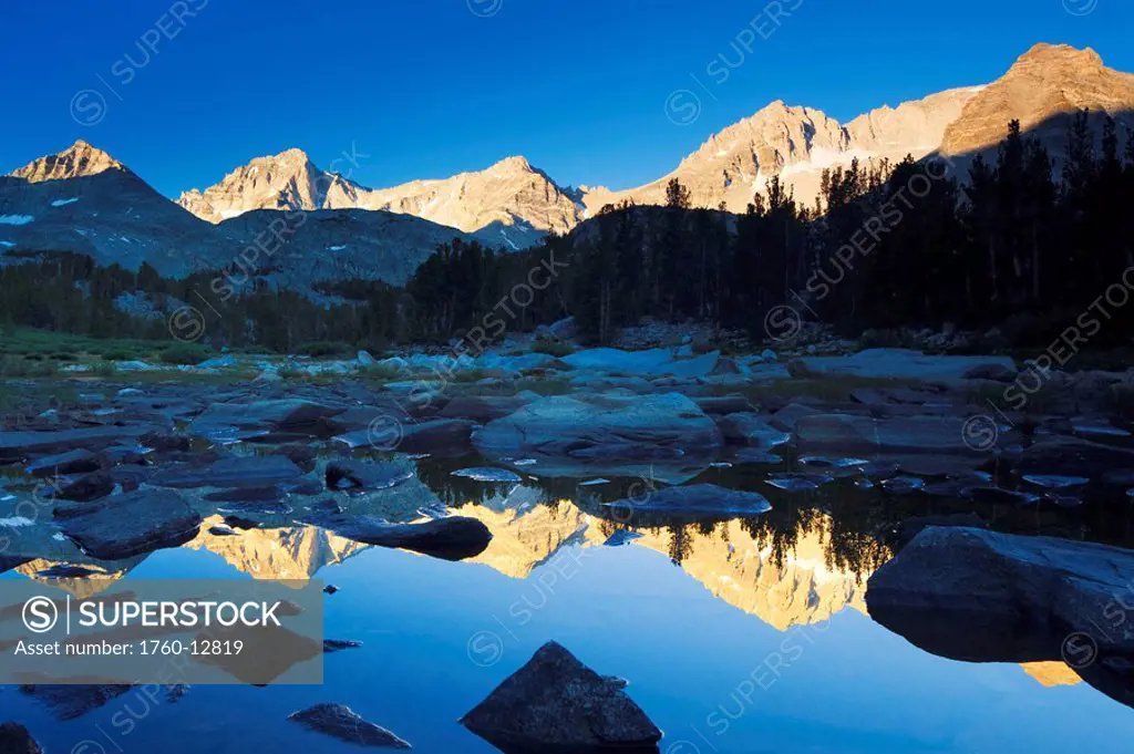 California, Bishop, Little Lakes Valley, Beautiful sunrise scene in the Eastern Sierras