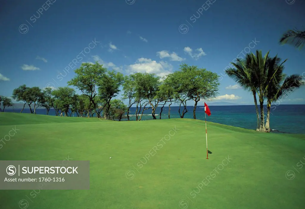 Hawaii, Maui, Out on the green at Makena Golf Club