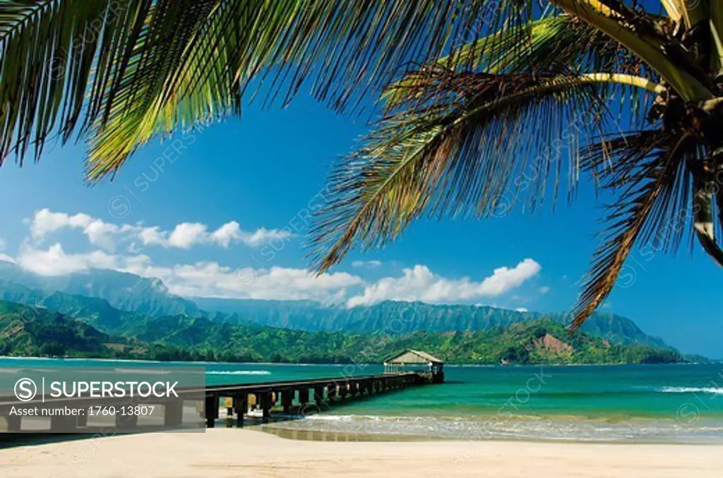 Hawaii, Kauai, Hanalei Bay, Hanalei Pier and beach.