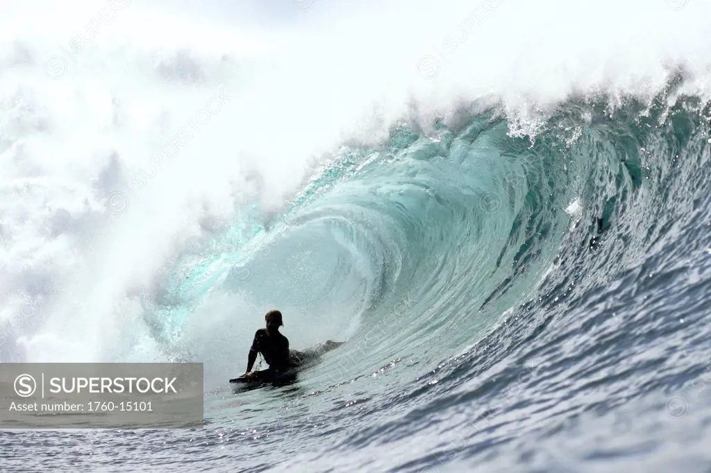 Hawaii, Oahu, North Shore, Afternoon surfing on large waves.
