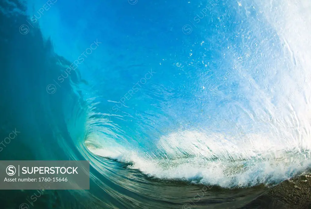 Hawaii, Maui, Makena Beach, Beautiful wave breaking on shore.
