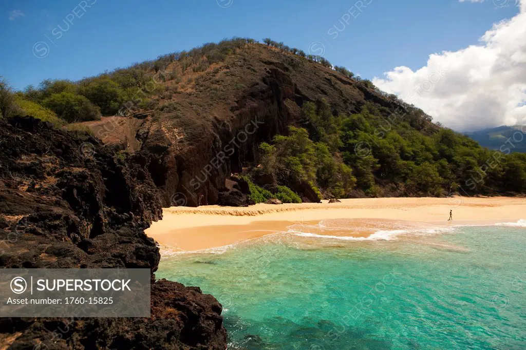 Hawaii, Maui, Makena Beach, Rocky cliffs on the shore. EDITORIAL USE ONLY