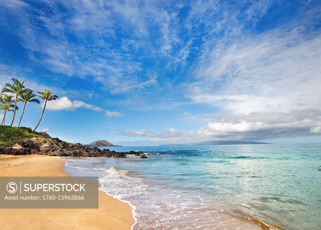Hawaii, Maui, Makena, Secret Beach, Turquoise Ocean With Palm Trees And Sandy Beach.
