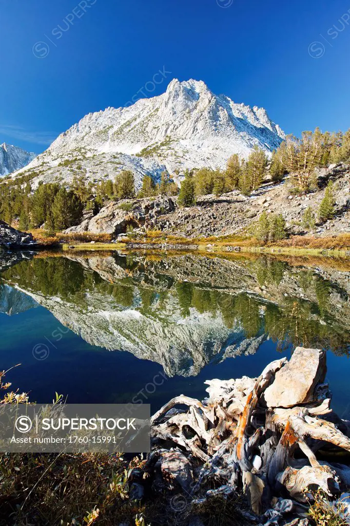 California, Eastern Sierras, Beautiful mountain lake scene with dramatic snowy peaks