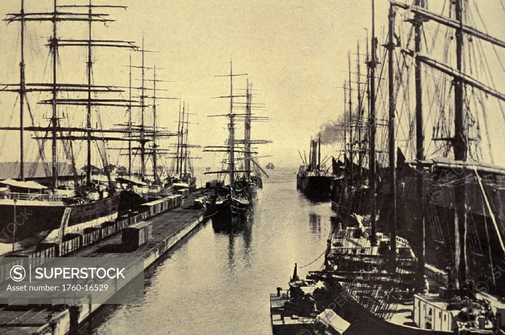 c.1900 Postcard, Hawaii, Oahu, Honolulu Harbor, tall ships line the dock.