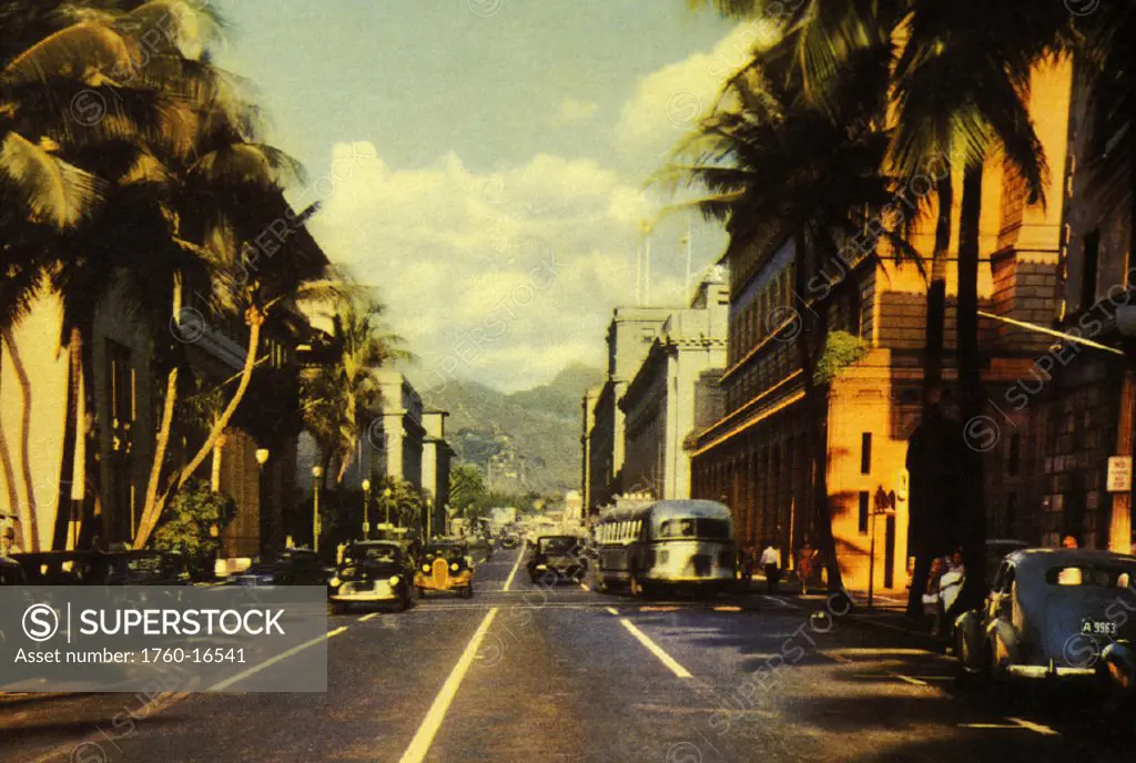 c.1938 Postcard, Hawaii, Oahu, Honolulu, Bishop Street