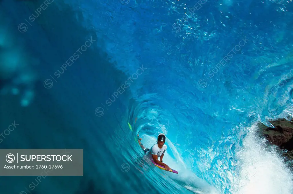 Hawaii, Oahu, Morey contest Lanson Ronquilio, body boarding In the tube