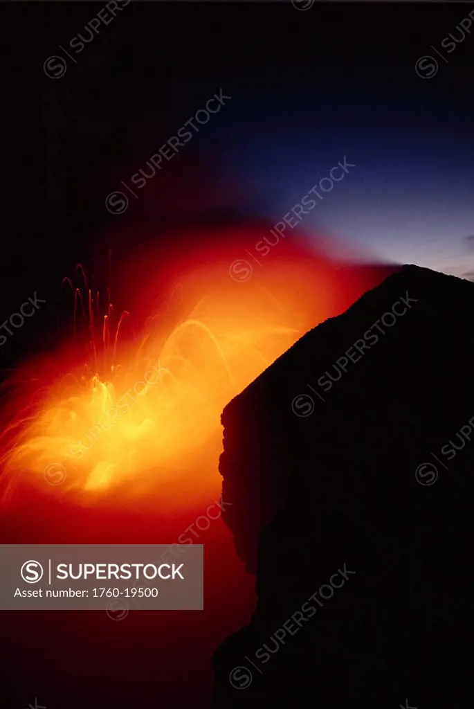 BigIsle, Kilauea volcano meets the sea, explosive reaction at twilight