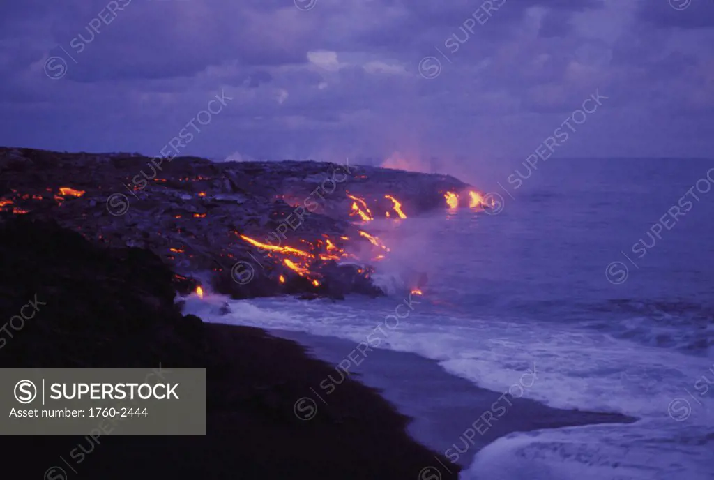 Hawaii, Big Island, Hawaii Volcanoes National Park, Lava action meeting sea