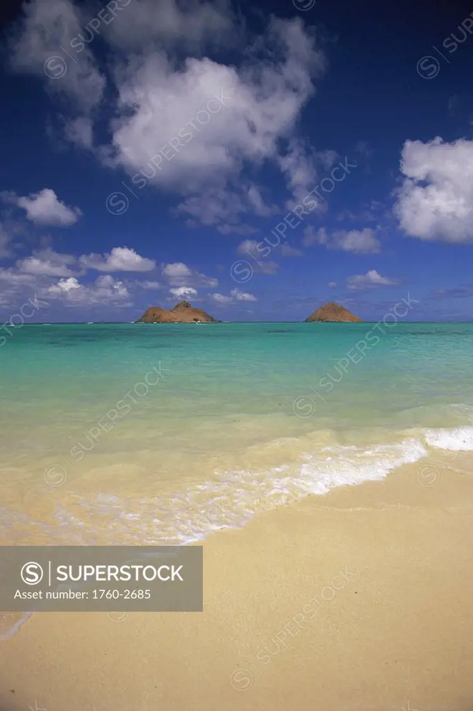 Hawaii EastOahu Lanikai Beach shoreline w/ Mokulua Islands bkgd D1536 turquoise ocean