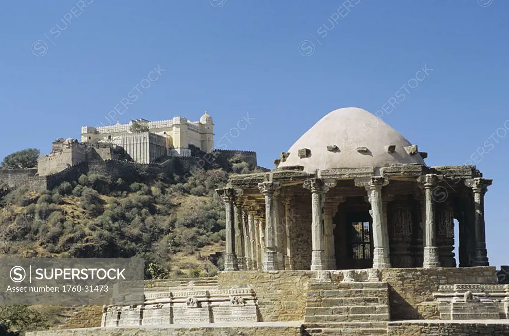 India, Rajasthan, Kumbhalgarh, temple at Fort Kumbhalgarh