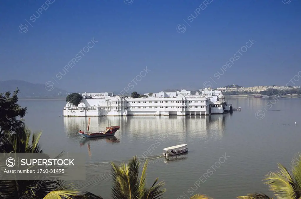 India, Rajasthan, Udaipur, Lake Pichola, Jag Niwas Lake Palace