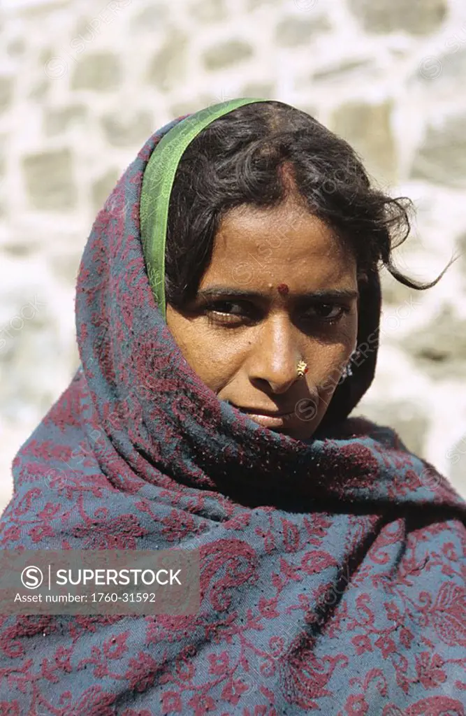 India, Rajasthan, near Kumbhalgarh, local woman  NO MODEL RELEASE