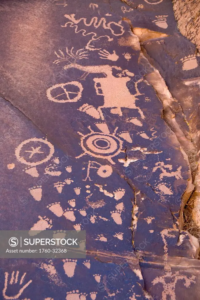 Utah, Ancient Petroglyph On Newspaper Rock Near Monticello.