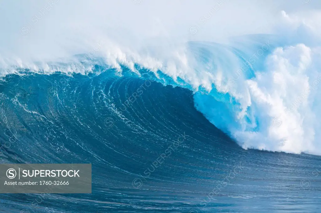 Hawaii, Maui, Peahi, Giant Wave Breaking At Jaws